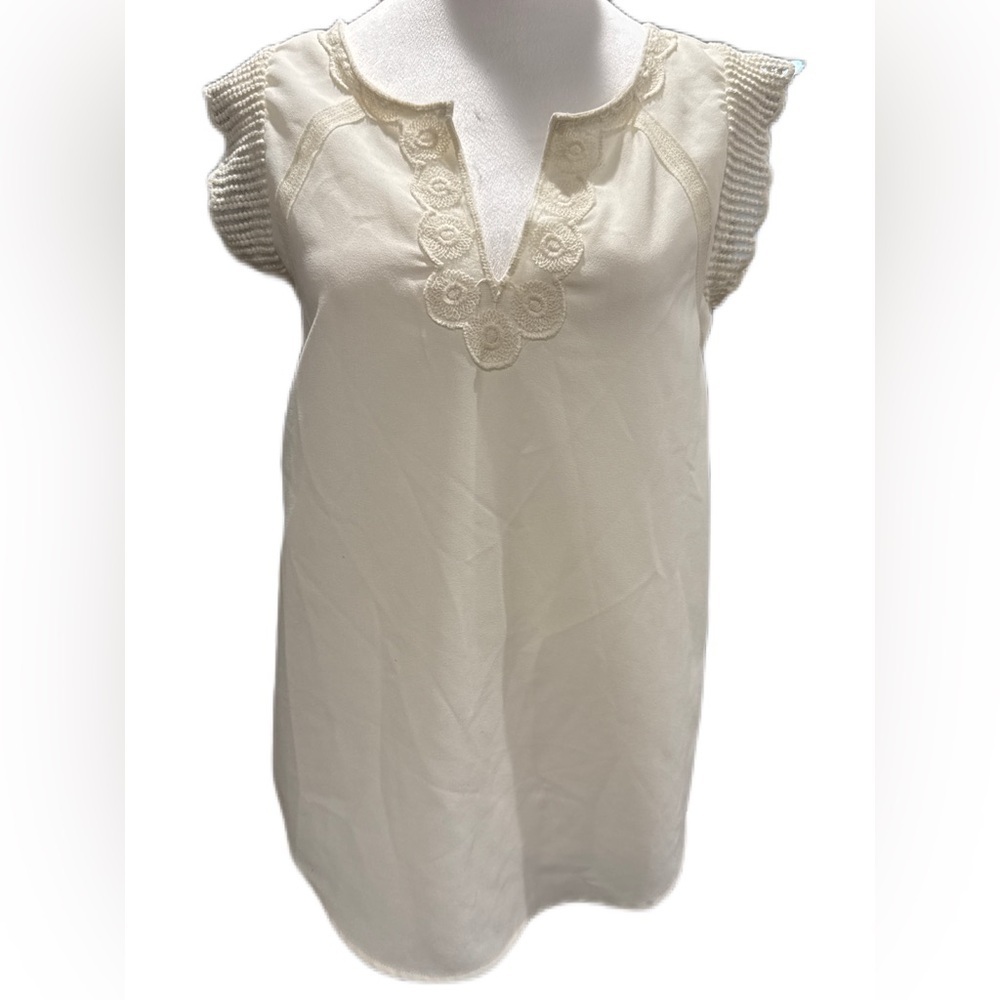 Flowy Blouse with embroidery and lace details
